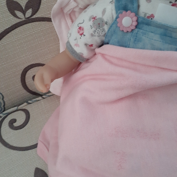 Small reborn doll - Picture 2 of 3